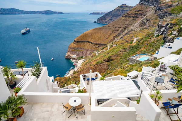 Panorama utsikt och gatorna i Santorini Island i Grekland, shot i — Stockfoto