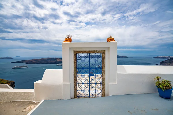 Panoramic View and Streets of Santorini Island in Greece, Shot i — Stock Photo, Image