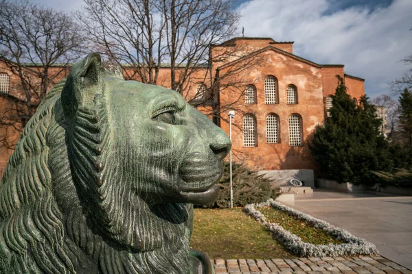 Sofya 'daki Aslan ve Aziz Sophia Kilisesi, Bulgaristan' ın başkenti.