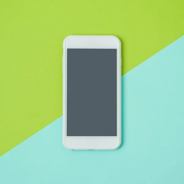 智能手机模仿多彩的背景 白手机最小平躺概念 — 图库照片