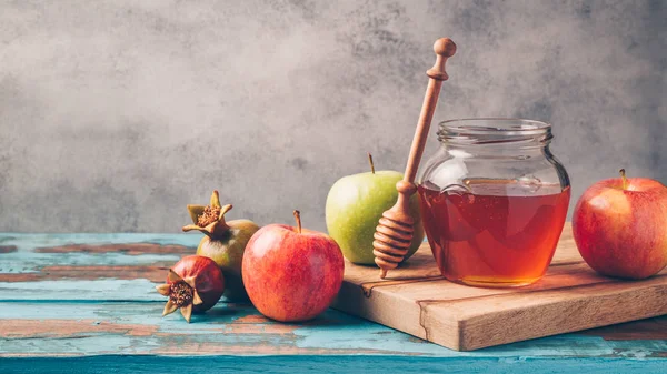 Honung Burk Och Äpplen Träbord Judiska Högtiden Rosh Hashana Bakgrund — Stockfoto