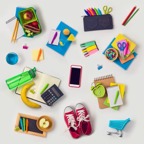 Volta Conceito Escola Com Material Escolar Fundo Branco Vista Cima — Fotografia de Stock