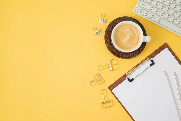 Escritório Mesa Escritório Casa Fundo Com Xícara Café Teclado Computador — Fotografia de Stock