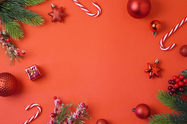 Fondo Navideño Con Decoraciones Adornos Mesa Roja Vista Superior Desde — Foto de Stock