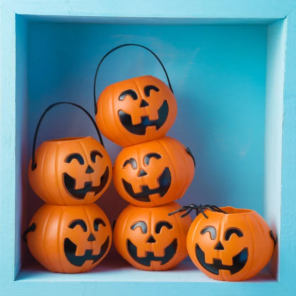Halloween Composizione Vacanza Con Jack Lanterna Zucche Decorazione Scaffale Legno — Foto Stock