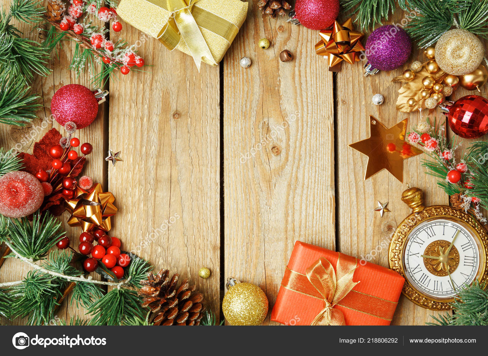 クリスマス背景の装飾や木製のテーブルの装飾 上から平面図 ストック写真 C Maglara クリスマス背景の装飾や木製のテーブルの装飾 上から平面図 ストック写真 C Maglara
