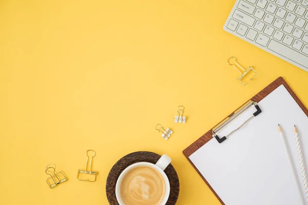 Bureau Kantoor Aan Huis Tabelachtergrond Met Koffie Cup Computer Toetsenbord — Stockfoto