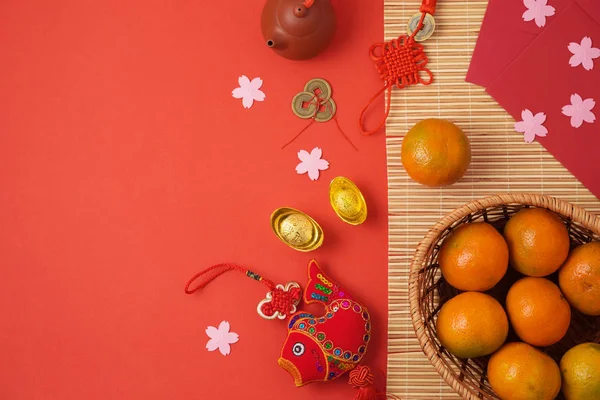 Chinees Nieuwjaar Achtergrond Met Traditionele Decoratie Voor Lentefeest Rode Tafel — Stockfoto