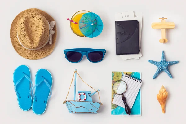 Travel Holiday Vacation Concept Beach Travel Items Organized White Background — Stock Photo, Image