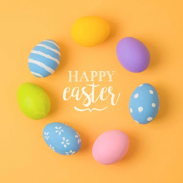 Diseño Tarjeta Felicitación Pascua Con Huevos Pascua Concepto Mínimo Vista — Foto de Stock
