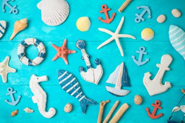 Ahşap üzerinde deniz ve deniz süslemeleri ile Yaz arka plan