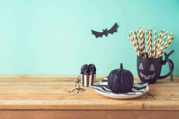 Jogo de mesa de férias de Halloween com abóbora preta brilhante, parte — Fotografia de Stock