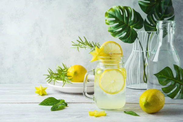 Zomer Limonade Drankje Houten Tafel — Stockfoto