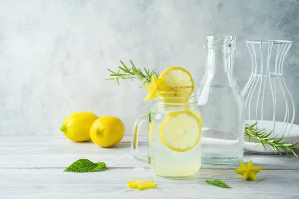 Zomer Limonade Drankje Houten Tafel — Stockfoto