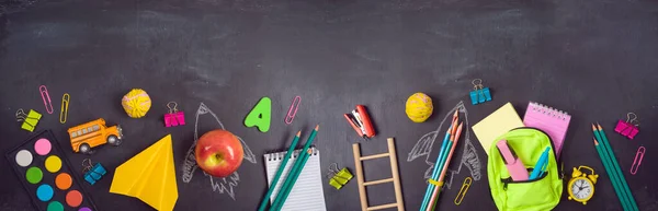 Terug Naar School Achtergrond Met Tas Rugzak Raket Schets Schoolspullen — Stockfoto