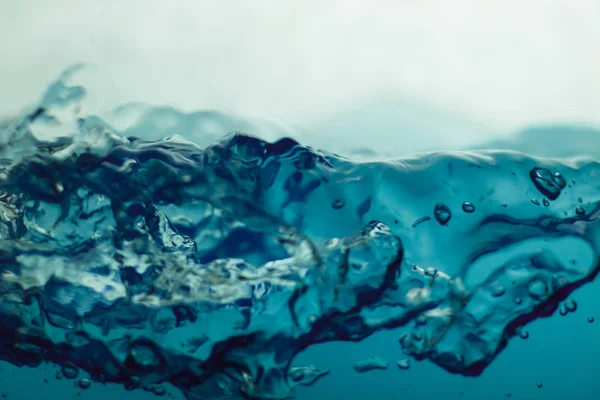 Крупный План Брызг Воды Поверхности Изолированные Белом Фоне — стоковое фото