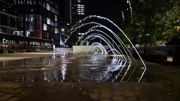 2020年9月14日 路易斯 库比特广场 Lewis Cubitt Square 的装饰喷泉 靠近煤炭下降场 — 图库视频影像