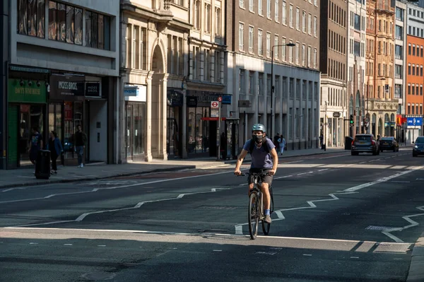 London September 2020 Mann Fährt Fahrrad Auf Einer Ruhigen Londoner — Stockfoto