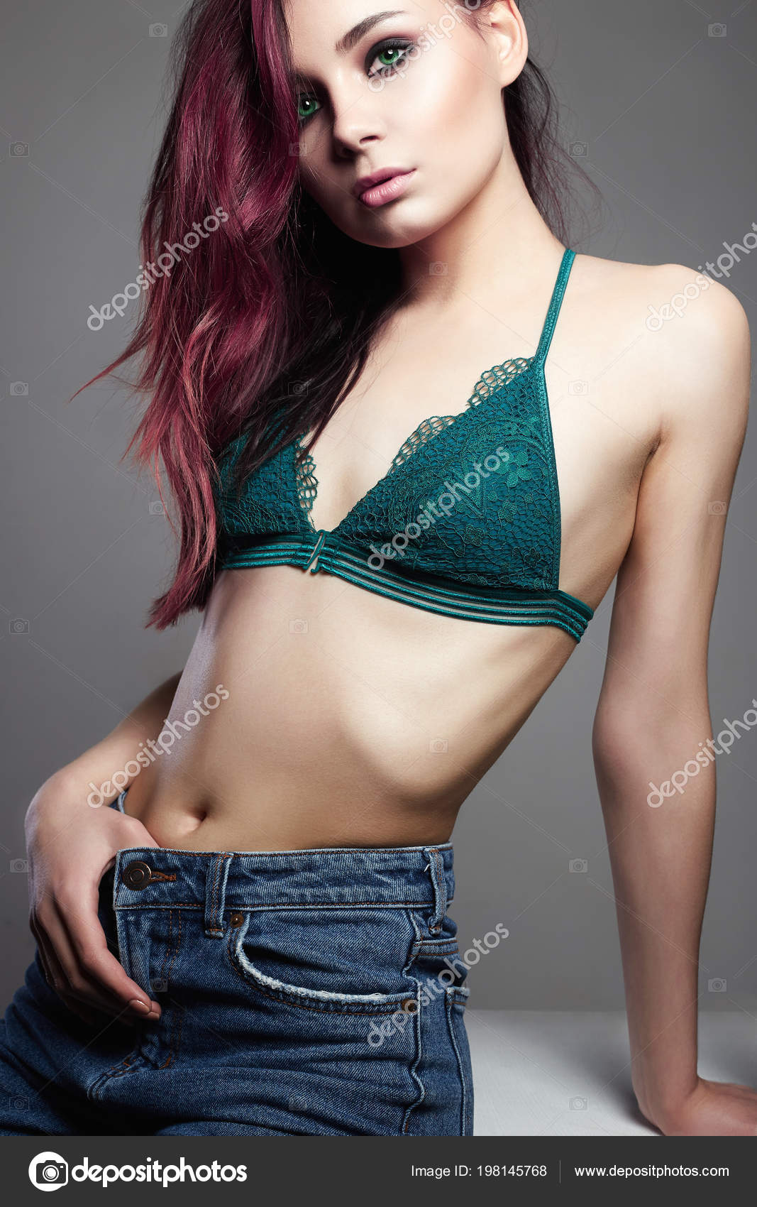 krasivie-modeli-v-seksualnih-dzhinsah-foto
