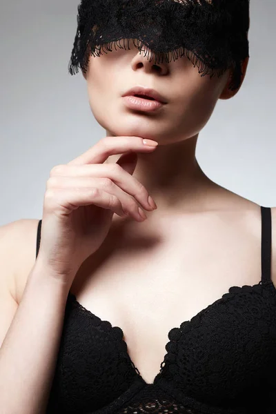 Hermosa Chica Sexy Máscara Encaje Mujer Joven Ropa Interior Negra — Foto de Stock