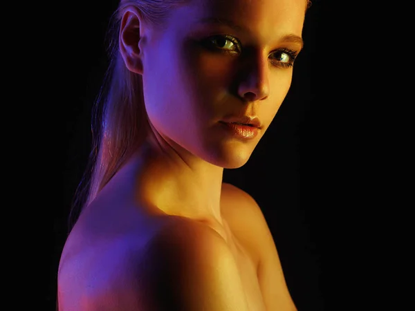 Mujer Arco Iris Belleza Hermosa Chica Luces Brillantes Colores Posando — Foto de Stock