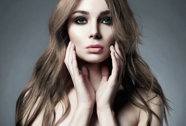 Schönheit Mädchenporträt Schöne Junge Frau Mit Blauen Augen — Stockfoto