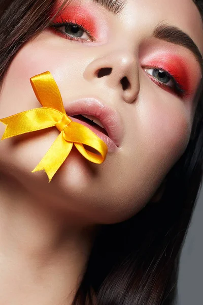 Beautiful Girls Face Makeup Silk Bow Lips Beauty Make Girl — Stock Photo, Image