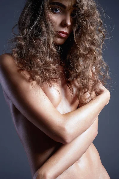 Γυμνή Τριχωτό Κορίτσι Σγουρά Χτένισμα Γυμνό Σέξι Όμορφη Νεαρή Γυναίκα — Φωτογραφία Αρχείου
