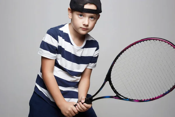 Criança Jogar Ténis Miúdos Desportivos Menino Com Raquete Tênis — Fotografia de Stock