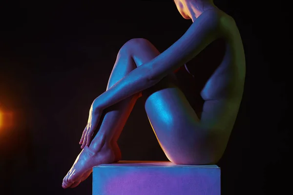 Γυμνό Γυναίκα Πολύχρωμα Φωτεινά Φώτα Ουράνιο Τόξο Λαμπερό Γυμνό Σώμα — Φωτογραφία Αρχείου