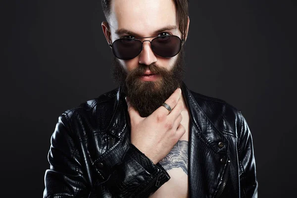 Hombre Moda Con Tatuaje Gafas Sol Elegante Barbudo Hipster Boy — Foto de Stock