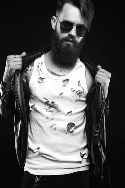 Hipster Homme Mode Avec Tatouage Lunettes Soleil Brutal Barbu Sexy — Photo