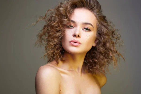 Beautiful Young Woman Amazing Curly Girl Make Beauty Fashion Portrait — Stock Photo, Image