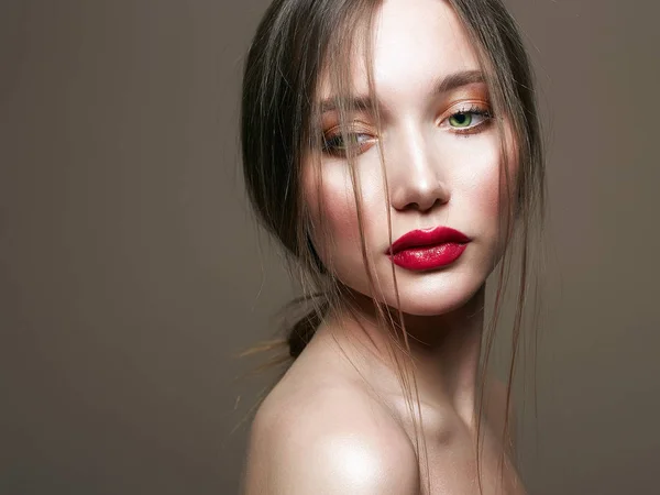 Green Eyes Genç Güzel Genç Birbayan Kırmızı Dudaklar Makyaj Güzellik — Stok fotoğraf