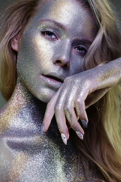 Golden Girl. Beautiful Young Woman with Sparkles — Stock Photo, Image