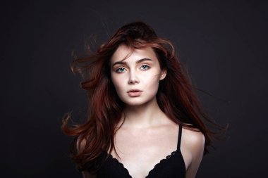 Uçan saç Pretty Girl siyah iç çamaşırı
