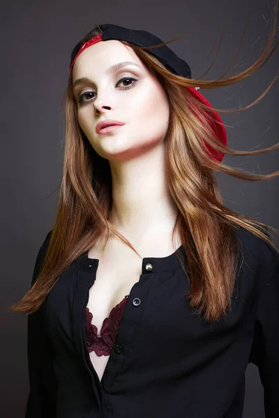 Fashionable beautiful Girl in Cap. pretty young woman — Stock Photo, Image
