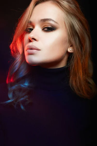 Beautiful woman in color lights. colorful girl — Stock Photo, Image