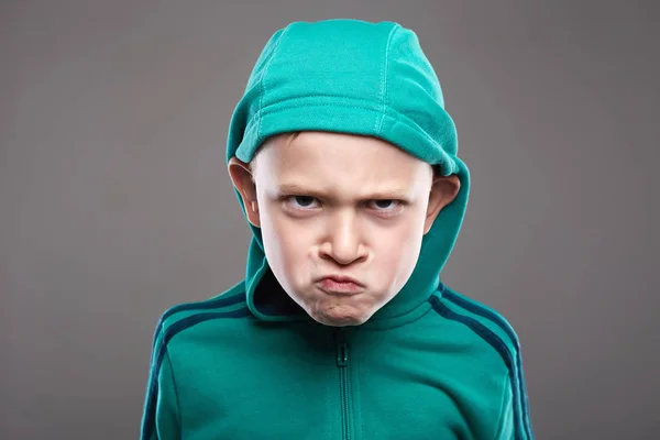 Vtipné dítě. výraz chlapečka. Grimace emotion kid — Stock fotografie