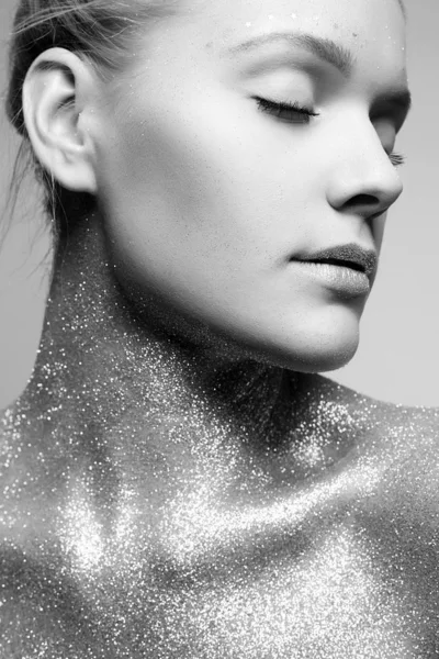Silver Girl. Beautiful Young Woman with Sparkles on her Body — Φωτογραφία Αρχείου