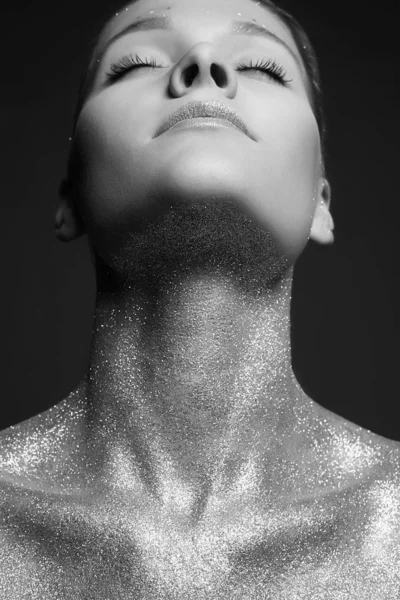 Silver Girl. Beautiful Young Woman with Sparkles on Body — ストック写真