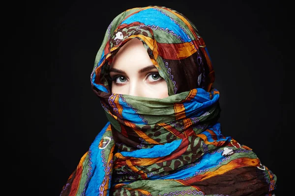 Bela Jovem Mulher Véu Cor Menina Beleza Hijab Colorido Moda — Fotografia de Stock