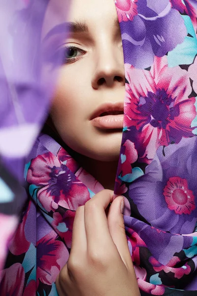 Beautiful Young Woman Colorful Flower Shawl Beauty Girl Fashion Ethnic — Stock Photo, Image