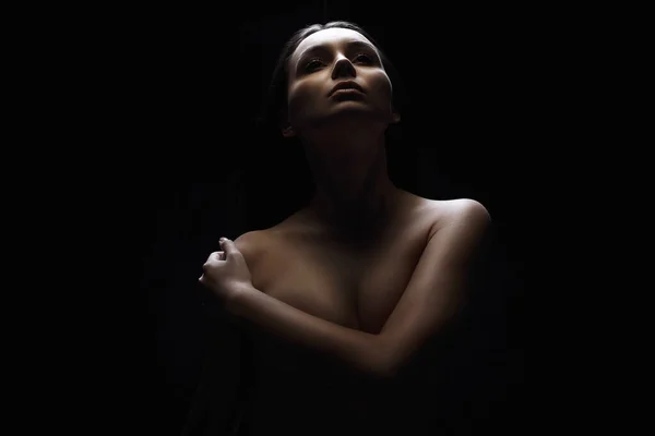 Γυμνή Γυναίκα Στο Σκοτάδι Γυναικεία Σιλουέτα Όμορφο Γυμνό Κορίτσι Σώμα — Φωτογραφία Αρχείου