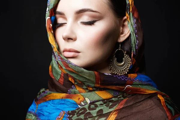 Hermosa Mujer Joven Velo Color Joyas Chica Belleza Hijab Colorido —  Fotos de Stock