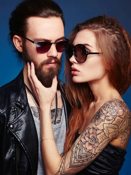 Lindo Belo Casal Sunglasses Bearded Hipster Menino Menina Beleza Com — Fotografia de Stock