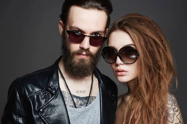 Mode Schönes Paar Sonnenbrille Und Leder Bärtige Hipster Junge Und — Stockfoto