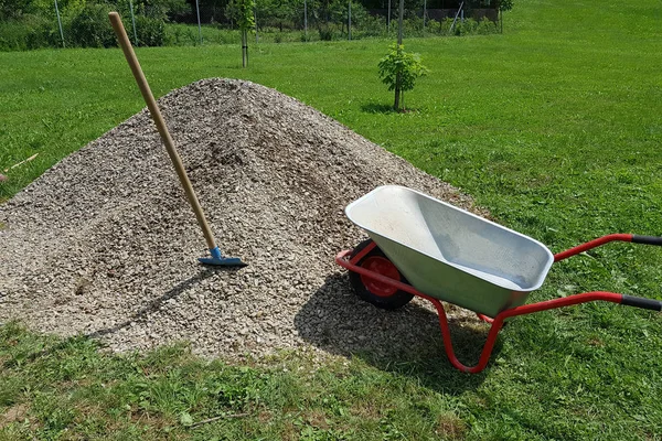 Construction Wheelbarrow Shovel Pile Rock Gravel Garden — Stock Photo, Image