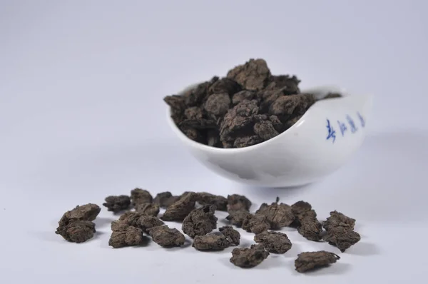 Çince çay çay ware. Kuru çay yaprağı. Çin çay ürün fotoğraf. Çay ve infüzyon. Kuru çay yığını. Pu-erh Çay.
