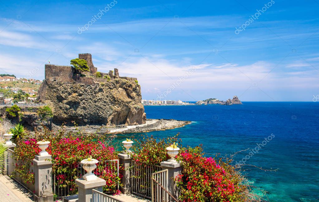 Aci Castello